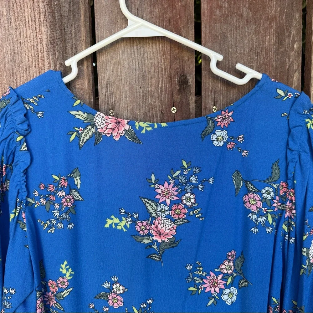 Loft Blue Floral V-Neck Long Sleeve Blouse Size Medium